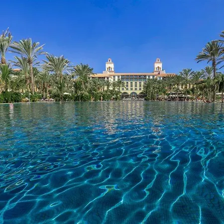 Lopesan Costa & ميلونيذاس
